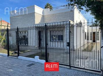 Casa · 80m² · 3 Ambientes · 2 Cocheras · Casa - Banfield Este