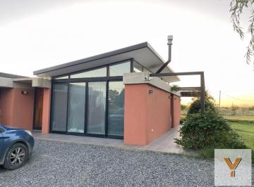 Casa · 145m² · 3 Ambientes · 2 Cocheras · Casa en Venta - 2 Dorm. 2 Baños - 2.100 m² - Berisso