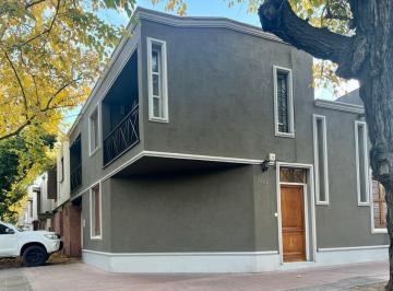 Casa · 127m² · 8 Ambientes · 1 Cochera · Casa en Alquiler Amoblada en Plena Quinta Sección