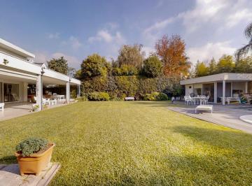 Casa · 675m² · 6 Ambientes · 6 Cocheras · Casa en Venta de 6 Ambientes en Boulogne Sur Mer con Jardín, Pileta y Cocheras
