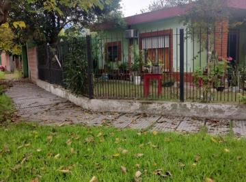 Casa · 71m² · 3 Ambientes · 1 Cochera · Casa con Cochera y Parque