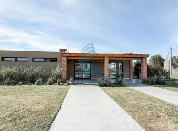 Casa · 157m² · 5 Ambientes · 1 Cochera · Venta Casa 5 Ambientes - Lote Interno - Barrio San Pablo, Pilar