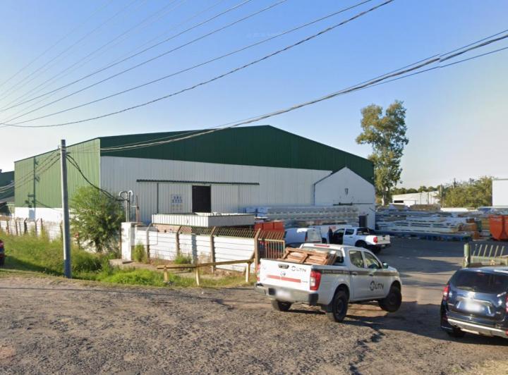 Depósito · 3056m²