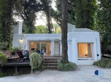 Casa · 210m² · 4 Ambientes · 4015 - Reyezuelo 1731