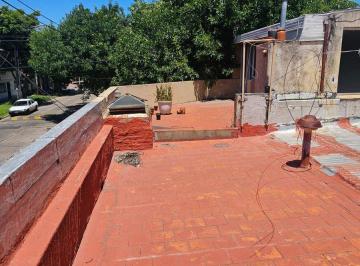 Casa · 50m² · 4 Ambientes · 1 Cochera · Venta Casa con Local - 3 Amb - Garage - Lanus
