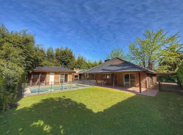Casa · 195m² · 5 Ambientes · 2 Cocheras · Venta Casa 5 Amb en Los Horneros - Apto Credito