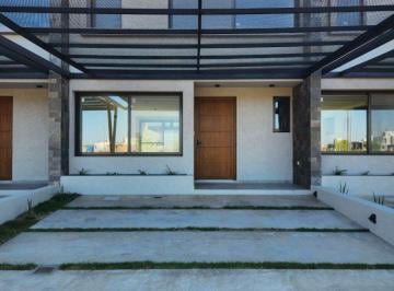 Casa de 7 ambientes, Córdoba · Alquiler Duplex Premiun Solares de Manantiales, 3 Dorm + Escritorio Frente a Plaza