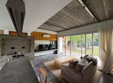 Casa · 120m² · 4 Ambientes · 1 Cochera · Casa en Venta 417 Esquina 28
