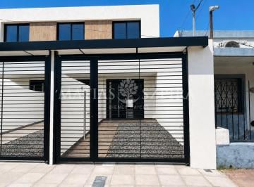 Casa · 90m² · 3 Ambientes · 1 Cochera · Venta, Dúplex 3 Ambientes, en Castelar Sur