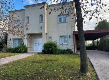 Casa · 210m² · 5 Ambientes · 4 Cocheras · Venta Casa Sta Guadalupe - Cuan Propiedades