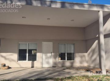 Casa de 3 ambientes, Neuquén · Alquiler Casa 2 Dor. Z/confluencia