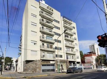 Departamento en Venta de 4 ambientes Banfield · Venta Departamento 4 Ambientes en Banfield con Cochera Cubierta.