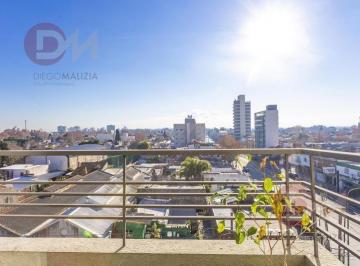 Departamento · 95m² · 4 Ambientes · 1 Cochera · Venta Departamento 4 Ambientes Tipo Dúplex en Banfield con Cochera