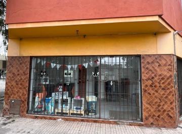 Local comercial · 45m² · 2 Ambientes · Alquiler Local en Maipu y Gaboto!