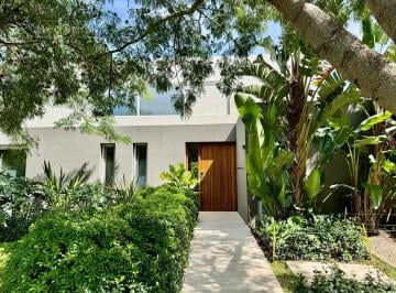 Casa · 230m² · 4 Dormitorios · 1 Cochera · Venta Casa Los Lagos Nordelta 3 Dorm.