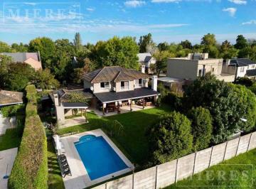 Casa · 189m² · 6 Ambientes · 3 Cocheras · Casa en Venta en La Legua