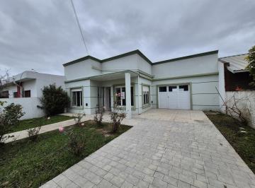 Casa · 95m² · 3 Ambientes · 3 Cocheras · Casa 3 Ambientes Reciclada a Nuevo en Jorge Newbery – Apta Crédito