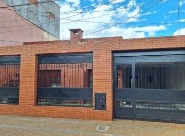 Casa · 135m² · 6 Ambientes · 2 Cocheras · Venta Casa 4 Hab Apta Credito Zona Norte Tucuman