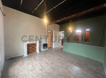 PH · 69m² · 3 Ambientes · Venta Casa Planta Alta en Barrio Lourdes