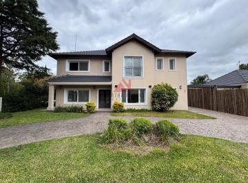 Casa · 360m² · 6 Ambientes · 1 Cochera · Casa Chalet en Venta en Mapuche Country Club, Pilar, G. B. a. Zona Norte