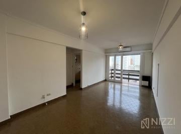Departamento · 28m² · 1 Ambiente · Ambiente a La Calle con Balcón - Centro
