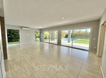 Casa · 246m² · 7 Ambientes · 1 Cochera · Venta Casa La Lomada Pilar 6 Amb + Dependencia