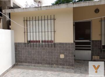 Casa · 85m² · 3 Ambientes · Casa en Venta - 2 Dorm. 1 Baño - 95 m² - San Clemente del Tuyu