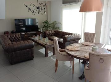 Departamento · 134ha · 3 Ambientes · Oportunidad: Venta de Sensacional Tríplex en Monte Castro