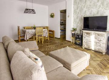 Departamento · 80m² · 4 Ambientes · 1 Cochera · Departamento con Cochera