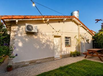 Casa · 76m² · 4 Ambientes · 1 Cochera · Casa 4 Amb - 3 Dorm. y Patio en Castelar