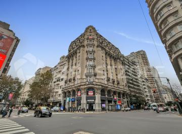 Oficina comercial · 259m² · 9 Ambientes · Oficina en Venta en Recoleta en Edificio Francés Reciclada