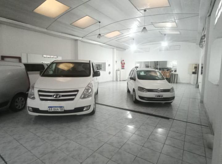 Bodega-Galpón · 215m²