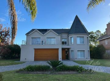 Casa · 282m² · 7 Ambientes · Casa Al Golf en Saint Thomas Sur