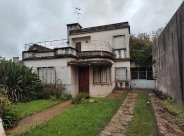 Casa · 193m² · 4 Ambientes · 1 Cochera · Venta Casa 4 Amb C/jardín 193 m Cub. - Hurlingham