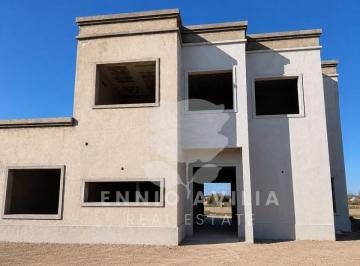Casa · 181m² · 5 Ambientes · 2 Cocheras · Casa en El Canton - Norte