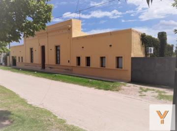 Casa · 295m² · 5 Ambientes · 3 Cocheras · Casa en Venta - 4 Dorm. 2 Baños - Cocheras - 2.187 m² - San Pedro, Córdoba