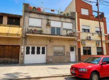 PH de 3 ambientes, Liniers · PH en Alquiler en Liniers Amplio con Patio | Sin Expensas