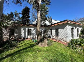 Casa · 80m² · 3 Ambientes · Casa en Venta - 2 Dorm. 2 Baños - Berazategui