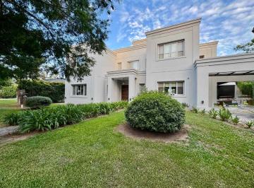 Casa · 313m² · 5 Ambientes · 2 Cocheras · Alquiler Casa La Cesarina Lote Interno