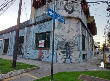 FRENTE · Departamento en Caseros
