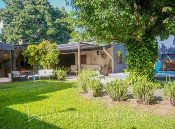 Casa · 220m² · 6 Ambientes · 4 Cocheras · Venta - Importante Propiedad Sobre Adolfo de La Vega
