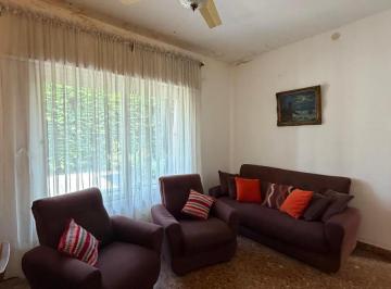 Casa · 143m² · 3 Ambientes · 1 Cochera · Casa con Dos Locales Independientes