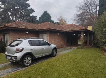 Casa de 5 ambientes, Pilar · Casa en Una Planta Sobre un Lote de 800 m