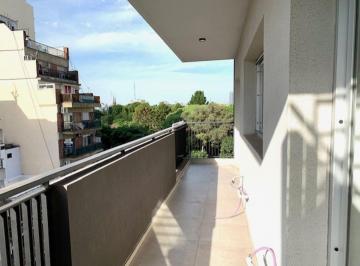 Departamento · 68m² · 3 Ambientes · Alquiler 3 Ambientes 4 Años con Balcon y Cochera Piso Alto Muy Luminoso Plaza Irlanda