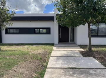 Casa · 173m² · 4 Ambientes · 2 Cocheras · Casa en Venta en Barrio San Sebastián Área 1 - 4 Ambientes