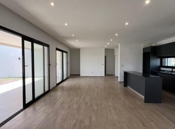 Casa · 173m² · 4 Ambientes · 2 Cocheras · Casa en Venta en Barrio San Sebastián Área 1 - 4 Ambientes