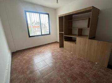 Casa · 78m² · 4 Ambientes · 1 Cochera · Excelente Accesibilidad a m Av Armada Argentina