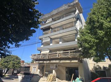 Departamento · 59m² · 2 Ambientes · 1 Cochera · Obra en Pozo Liniers