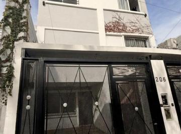 Casa · 100m² · 4 Ambientes · 1 Cochera · Casa Triplex en Venta en Temperley, Lomas de Zamora, G. B. a. Zona Sur