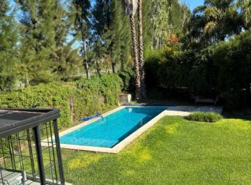 Casa · 800m² · 8 Ambientes · 2 Cocheras · Conquipropiedades - Alquiler - Casa Amoblada
